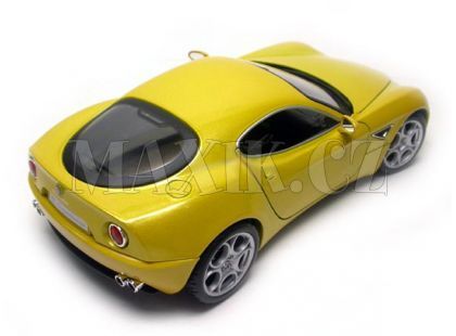 Alfa Romeo 8C Bburago 1:18