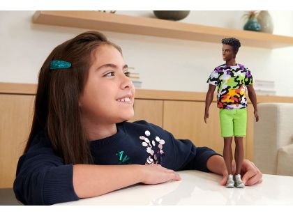 Barbie model ken - barevný maskáč