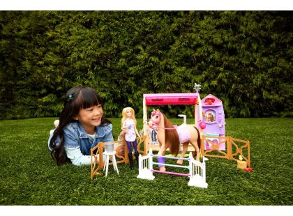 Barbie HXJ44 Stáje s koněm Pepper a panenkou
