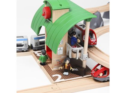 Brio Vláčkodráha velká s výhybkami, mostem, nástupištěm 42dílů - Poškozený obal