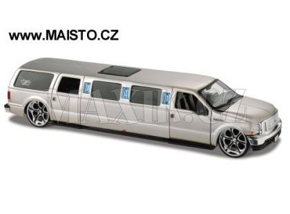 Ford Excursion Limo Maisto