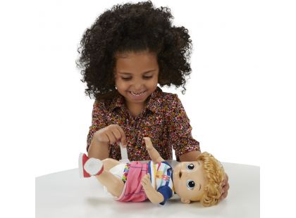 Hasbro Baby Alive Chodící panenka kluk