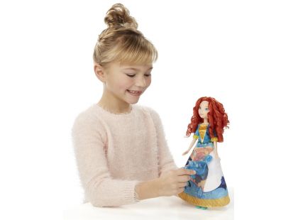 Hasbro Disney Princess Panenka s vybarvovací sukní - Merida