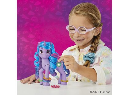 Hasbro My Little Pony Izzy objev v sobě jiskru - Poškozený obal