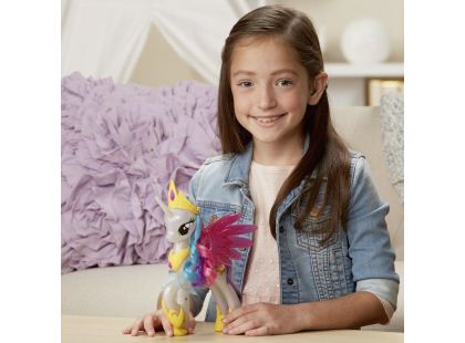 Hasbro My Little Pony MLP Zářící princezna Celestia