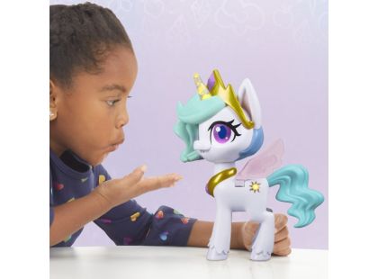 Hasbro My Little Pony Polibek jednorožce