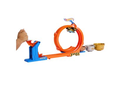 Hot Wheels Monster Trucks dráha se smyčkou a Bigfootem