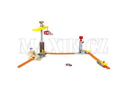 Hot Wheels P7613 Trick Track Spin Wrecker