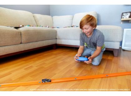 Hot Wheels RC auto měřítko 1 : 64 17 Nissan GT-R