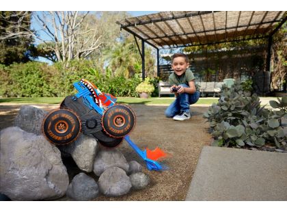 Hot Wheels RC Monster Trucks Lezec Tiger Shark - Poškozený obal