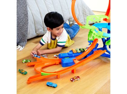 Hot Wheels Stunt tracks srážka ve vzduchu dráha - Poškozený obal