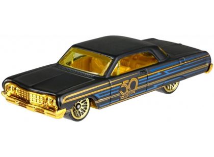 Hot Wheels Tématické auto - 50. let výročí Black & Gold 64 Impala