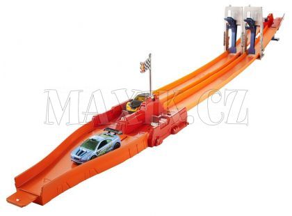 Hot Wheels Závodní dráha s dvěma skoky - BGJ26