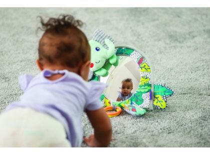 Infantino Závěsné zrcátko s aktivitami Slon