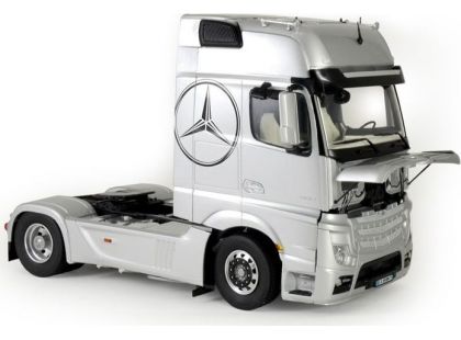 Italeri Model Kit truck 3905 Mercedes Benz Actros MP4 Gigaspace 1:24