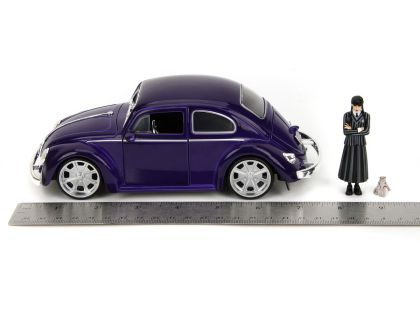 Jada Wednesday auto 1972 VW Beetle 1:24 a figurka Wednesday