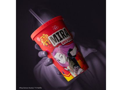 Cinereplicas K-pop Demon Hunters hrnek s brčkem Mira Spice Queen