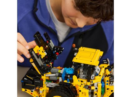 LEGO® Technic 42209 Kolový nakladač Volvo L120 Electric