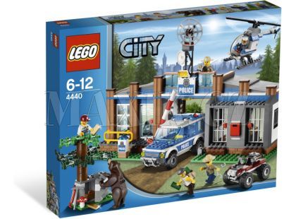 LEGO City 4440 Policejní stanice v lese