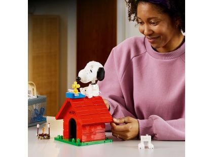 LEGO® Ideas 21368 Peanuts: Snoopyho bouda