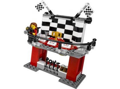 LEGO Speed Champions 75912 Porsche 911 GT v cílové rovince