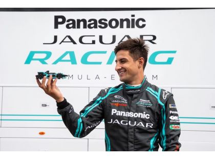 LEGO® Speed Champions 76898 Formula E Panasonic Jaguar Racing GEN2