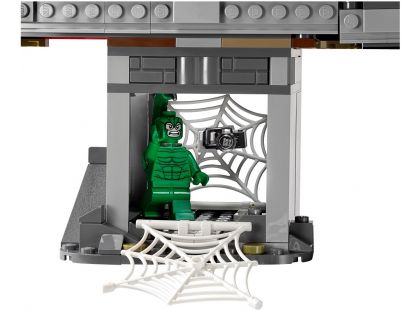 LEGO Super Heroes 76057 Spiderman: Úžasný souboj pavoučích válečníků na mostě