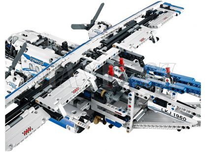 LEGO Technic 42025 Nákladní letadlo - Poškozený obal