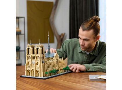 LEGO® Architecture 21061 Notre-Dame v Paříži