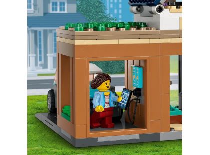 LEGO® City 60398 Rodinný dům a elektromobil