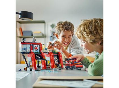 LEGO® City 60414 Hasičská stanice s hasičským vozem - Poškozený obal