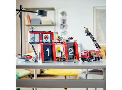 LEGO® City 60414 Hasičská stanice s hasičským vozem - Poškozený obal