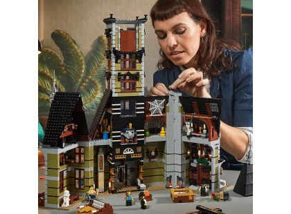LEGO® ICONS 10273 Strašidelný dům na pouti
