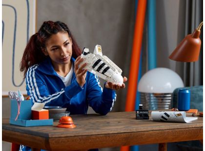 LEGO® ICONS 10282 adidas Originals Superstar - Poškozený obal