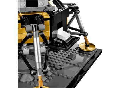LEGO® Creator Expert 10266 Lunární modul NASA Apollo 11 - Poškozený obal
