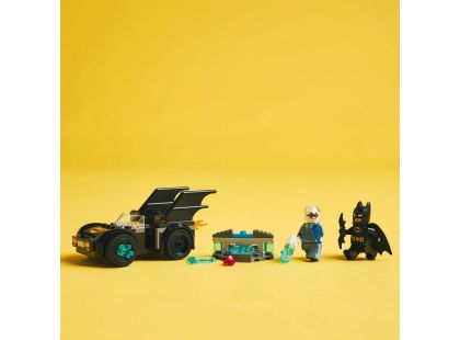 LEGO® DC Batman™ 76301 Batman™ a Batmobil vs. Mr. Freeze™