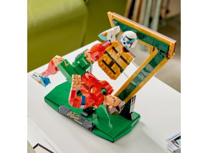 LEGO® Editions 43016 Cristiano Ronaldo – Fotbalová legenda