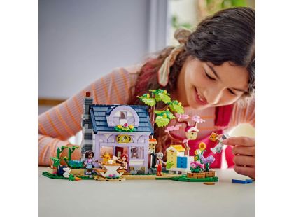 LEGO® Friends 42669 Dům včelařů a květinová zahrada