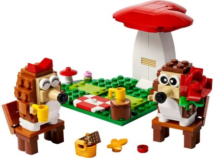 LEGO® Iconic 40711 Ježčí rande s piknikem