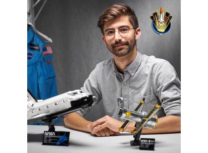 LEGO® ICONS 10283 NASA Raketoplán Discovery - Poškozený obal