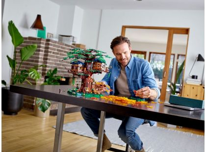 LEGO® Ideas 21318 Dům na stromě - Poškozený obal