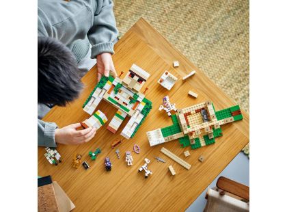 LEGO® Minecraft® 21250 Pevnost železného golema - Poškozený obal