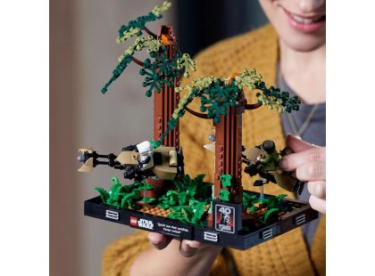 LEGO® Star Wars™ 75353 Honička spídrů na planetě Endor™ diorama - Poškozený obal