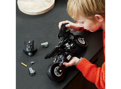 LEGO® Technic 42155 THE BATMAN – BATCYCLE™ - Poškozený obal