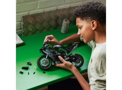LEGO® Technic 42170 Motorka Kawasaki Ninja H2R - Poškozený obal