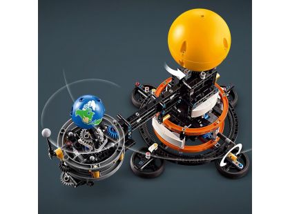 LEGO® Technic 42179 Planeta Země a Měsíc na oběžné dráze - Poškozený obal