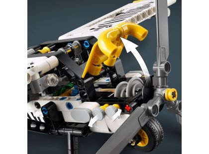 LEGO® Technic 42198 Letadlo do vzdálených oblastí