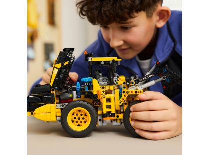 LEGO® Technic 42209 Kolový nakladač Volvo L120 Electric - Poškozený obal
