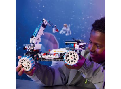 LEGO® Technic 42211 Lunární rover Lunar Outpost™