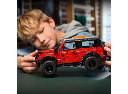 LEGO® Technic 42213 SUV Ford Bronco®
